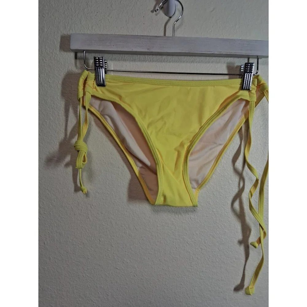 NWOT Yellow Bikini 2 Piece Swimsuit Beach Summer Pool Vacation Womens Size Small